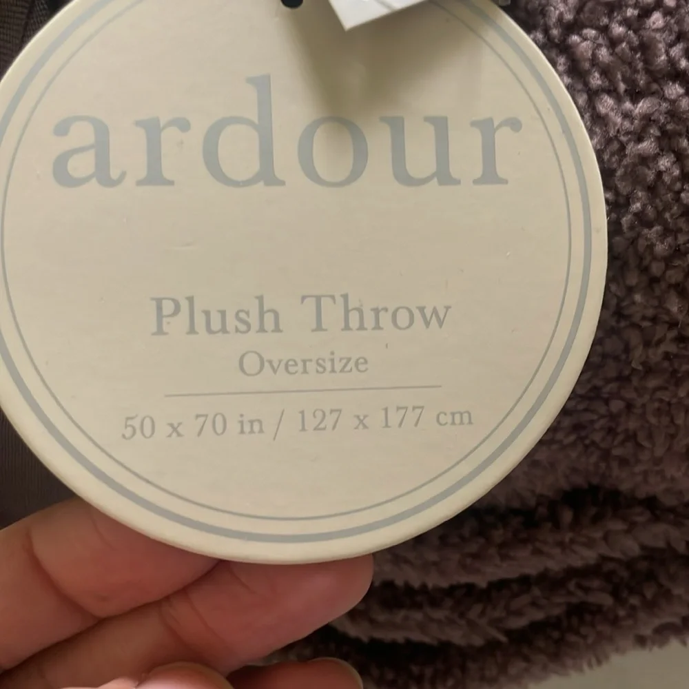 Ardour light‎ purple throw